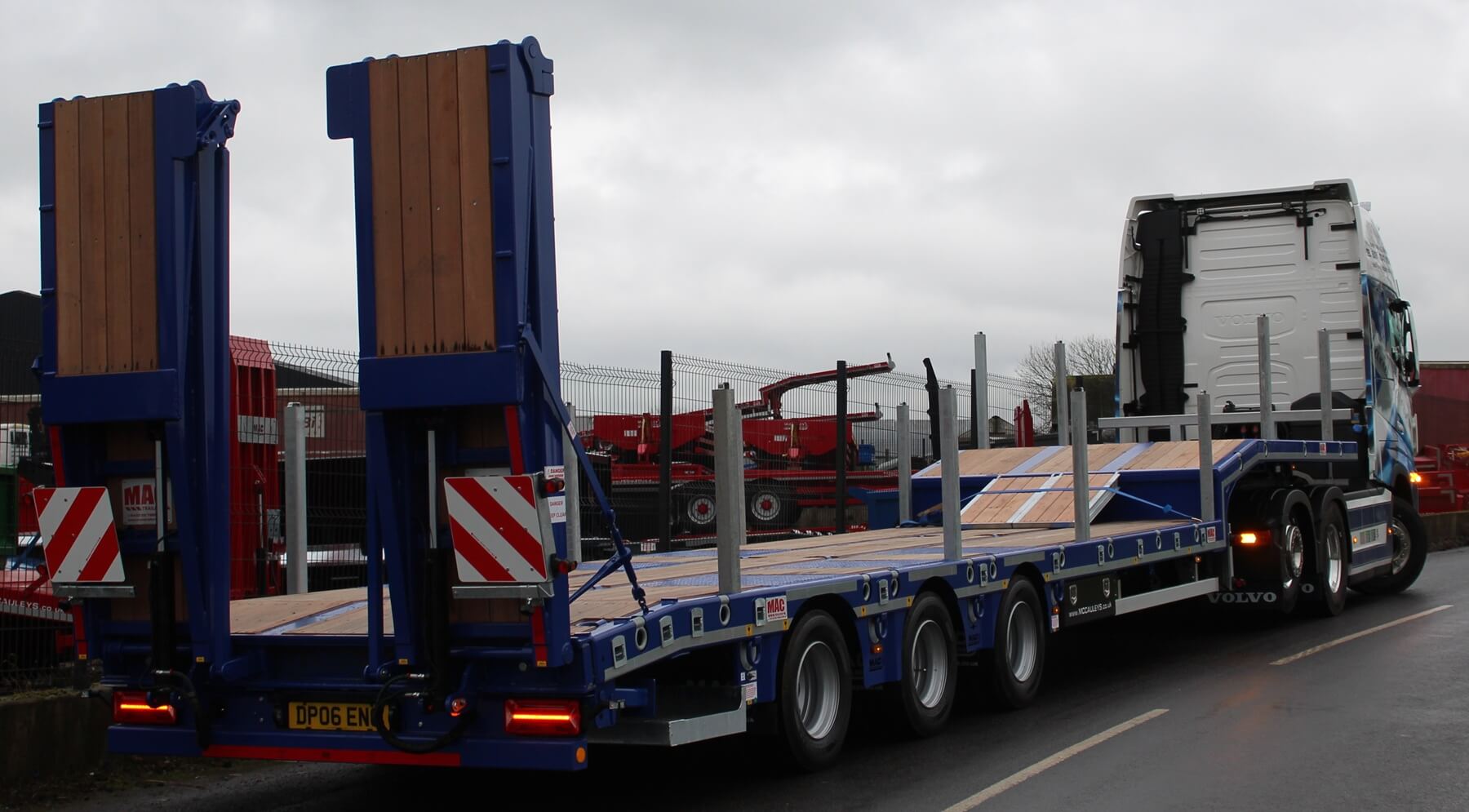 3-Axle Stepframe Low Loader McCauley Trailers - 3-Axle Stepframe Low Loader