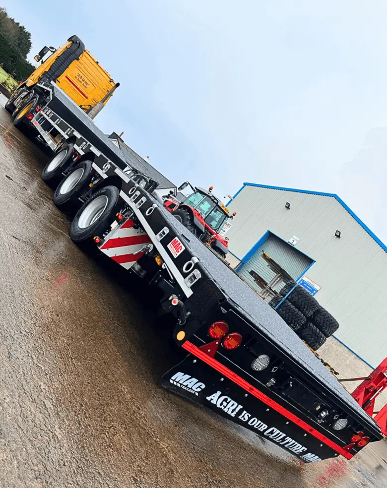 EU44T Stepframe Low Loader - Black EU44T Stepframe Low Loader - Black